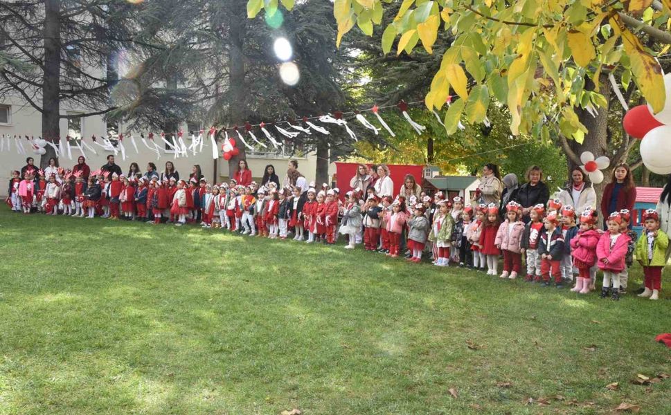 Minikler Cumhuriyet'in 103. yıl dönümünü kutladı