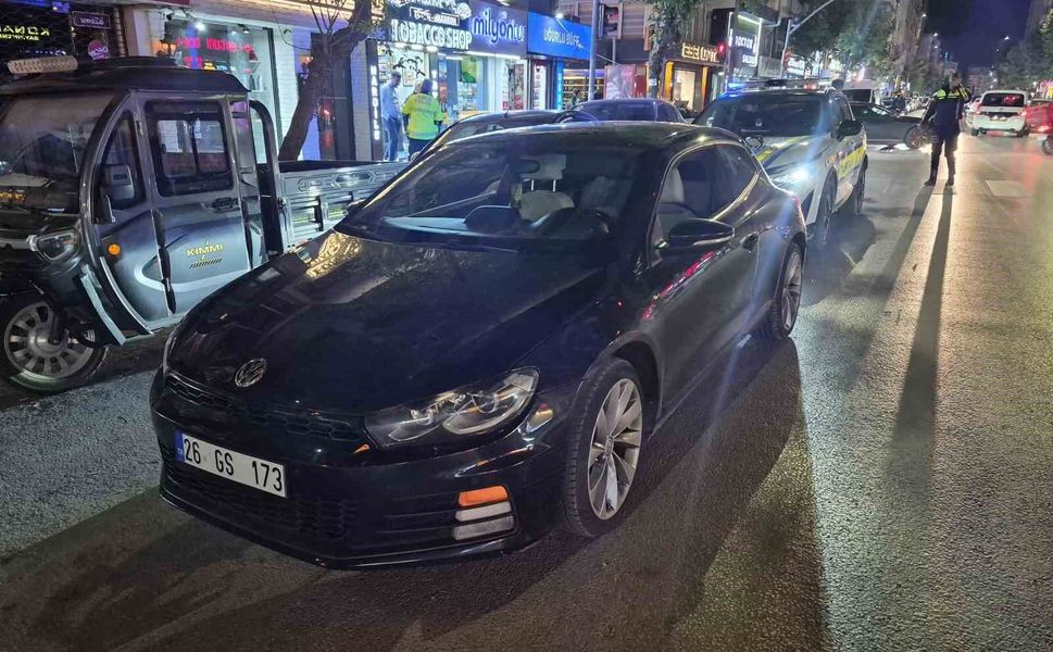 Polise mukavemet gösteren araç sürücüsü gözaltına alındı