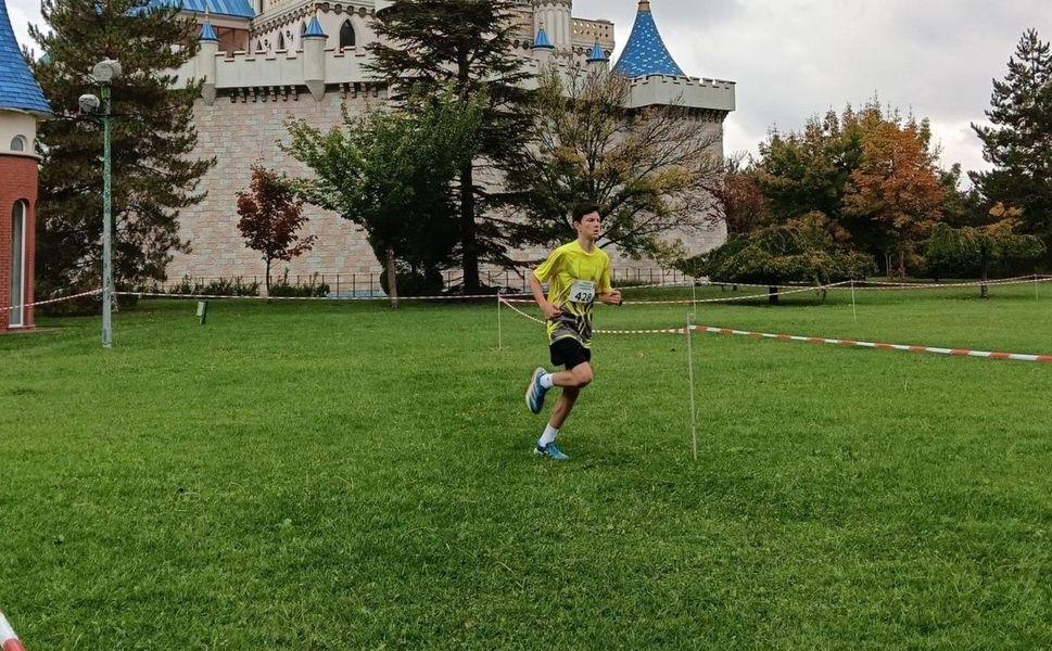 Sazova Kültür Parkı'nda kros heyecanı yaşandı