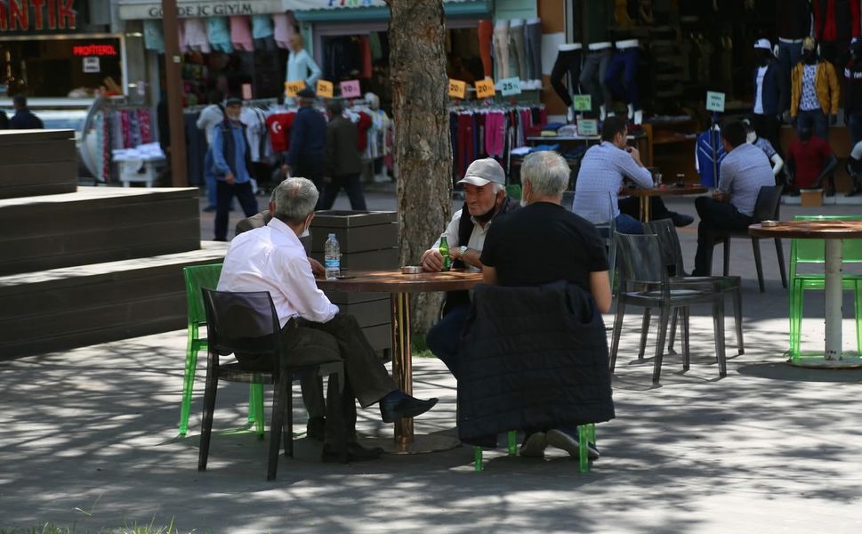 Kazım Kurt 'a  Tepki 15 ₺ çay satıp nasıl Zarar edersin