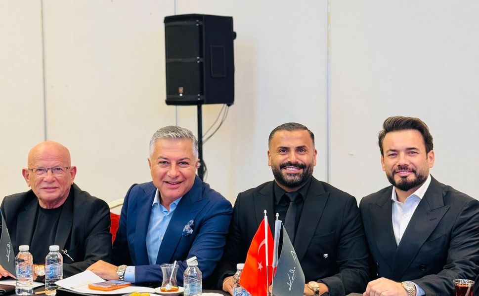 Eskişehir'in Uluslararası Ödüllü Kuaförü Tuncay Gitgör Antalya'da Saç Kesim Yarışmasında Jüri Oldu