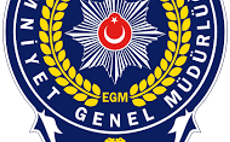 Eskişehir'de polis ve jandarma ekiplerinden okul çevreleri ile servis araçlarına sıkı denetim