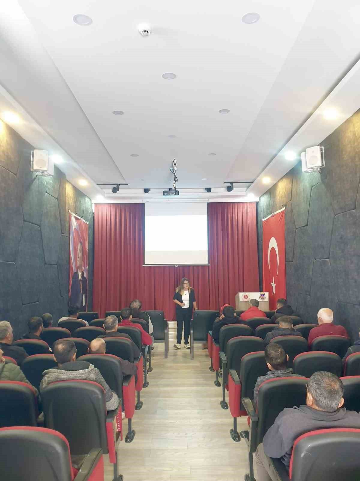 Tutuklu ve hükümlülere 'Aile İçi İletişim' eğitimi verildi